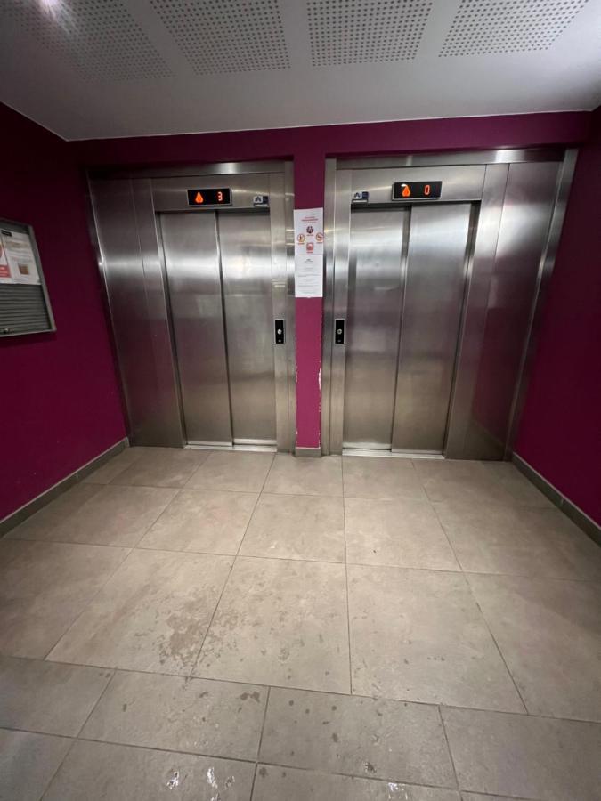 Appartement 2 pièces à Rosny sous Bois a 5min du RER E - station Rosny Bois Perrier Esterno foto